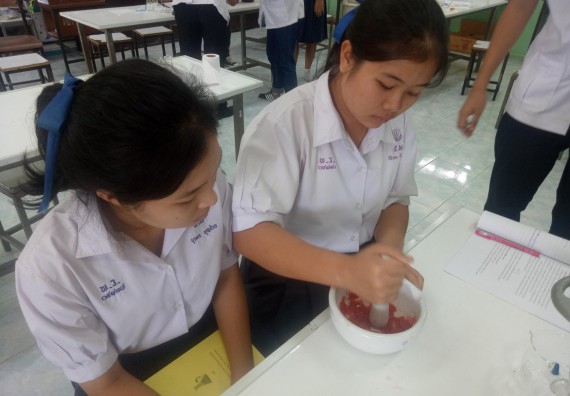 ภาพกิจกรรม โปรแกรมวิชาเคมี จัดการอบรมเชิงปฏิบัติการการทำโครงงานทางเคมีระดับชั้นมัธยมศึกษาตอนปลาย
