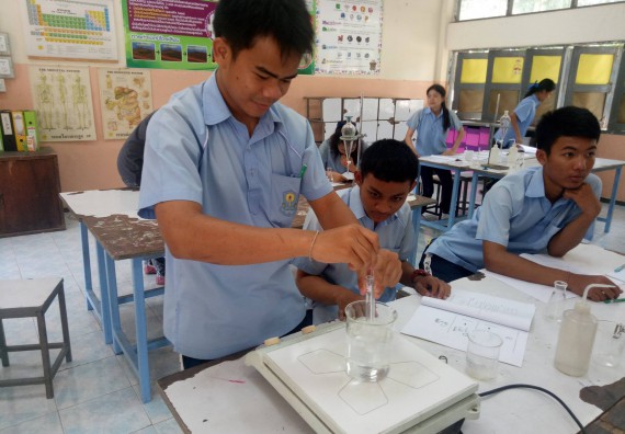 ภาพกิจกรรม โปรแกรมวิชาเคมี จัดการอบรมเชิงปฏิบัติการการทำโครงงานทางเคมีระดับชั้นมัธยมศึกษาตอนปลาย