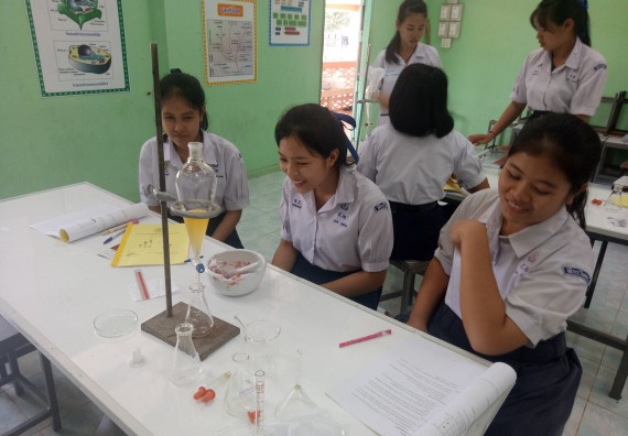 ภาพกิจกรรม โปรแกรมวิชาเคมี จัดการอบรมเชิงปฏิบัติการการทำโครงงานทางเคมีระดับชั้นมัธยมศึกษาตอนปลาย