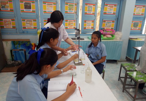 ภาพกิจกรรม โปรแกรมวิชาเคมี จัดการอบรมเชิงปฏิบัติการการทำโครงงานทางเคมีระดับชั้นมัธยมศึกษาตอนปลาย