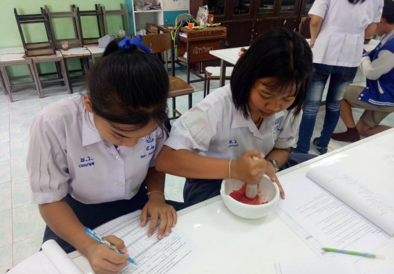 ภาพกิจกรรม โปรแกรมวิชาเคมี จัดการอบรมเชิงปฏิบัติการการทำโครงงานทางเคมีระดับชั้นมัธยมศึกษาตอนปลาย