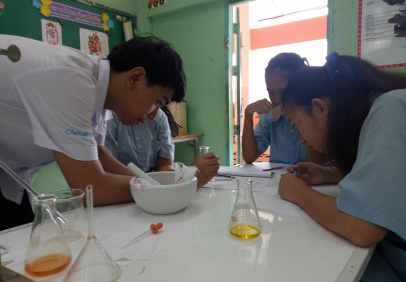ภาพกิจกรรม โปรแกรมวิชาเคมี จัดการอบรมเชิงปฏิบัติการการทำโครงงานทางเคมีระดับชั้นมัธยมศึกษาตอนปลาย
