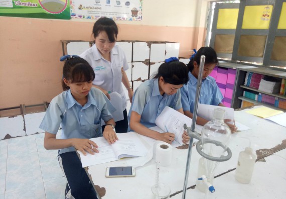 ภาพกิจกรรม โปรแกรมวิชาเคมี จัดการอบรมเชิงปฏิบัติการการทำโครงงานทางเคมีระดับชั้นมัธยมศึกษาตอนปลาย