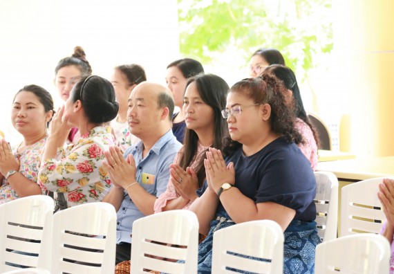 ภาพกิจกรรม คณะวิทยาศาสตร์และเทคโนโลยี เข้าร่วมทำบุญปีใหม่ไทย พิธีรดน้ำดำหัวขอพรผู้อาวุโสและผู้บริหารมหาวิทยาลัยราชภัฏกำแพงเพชร