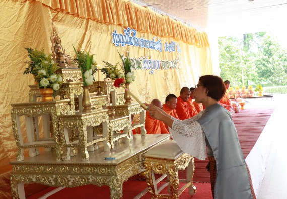 ภาพกิจกรรม คณะวิทยาศาสตร์และเทคโนโลยี เข้าร่วมทำบุญปีใหม่ไทย พิธีรดน้ำดำหัวขอพรผู้อาวุโสและผู้บริหารมหาวิทยาลัยราชภัฏกำแพงเพชร