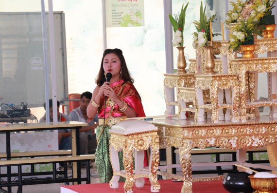 ภาพกิจกรรม คณะวิทยาศาสตร์และเทคโนโลยี เข้าร่วมทำบุญปีใหม่ไทย พิธีรดน้ำดำหัวขอพรผู้อาวุโสและผู้บริหารมหาวิทยาลัยราชภัฏกำแพงเพชร