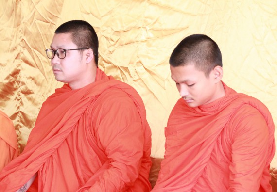 ภาพกิจกรรม คณะวิทยาศาสตร์และเทคโนโลยี เข้าร่วมทำบุญปีใหม่ไทย พิธีรดน้ำดำหัวขอพรผู้อาวุโสและผู้บริหารมหาวิทยาลัยราชภัฏกำแพงเพชร