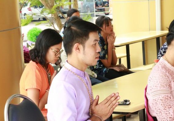 ภาพกิจกรรม คณะวิทยาศาสตร์และเทคโนโลยี เข้าร่วมทำบุญปีใหม่ไทย พิธีรดน้ำดำหัวขอพรผู้อาวุโสและผู้บริหารมหาวิทยาลัยราชภัฏกำแพงเพชร