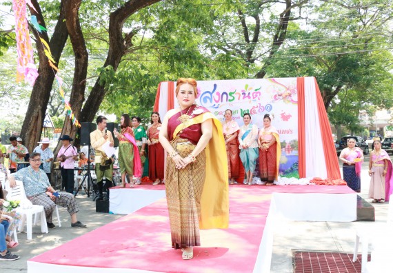 ภาพกิจกรรม คณะวิทยาศาสตร์และเทคโนโลยี เข้าร่วมทำบุญปีใหม่ไทย พิธีรดน้ำดำหัวขอพรผู้อาวุโสและผู้บริหารมหาวิทยาลัยราชภัฏกำแพงเพชร