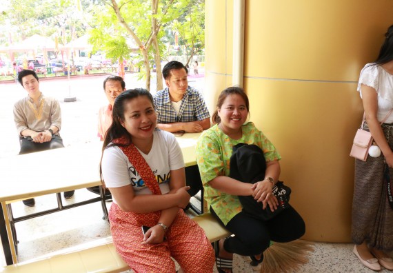 ภาพกิจกรรม คณะวิทยาศาสตร์และเทคโนโลยี เข้าร่วมทำบุญปีใหม่ไทย พิธีรดน้ำดำหัวขอพรผู้อาวุโสและผู้บริหารมหาวิทยาลัยราชภัฏกำแพงเพชร