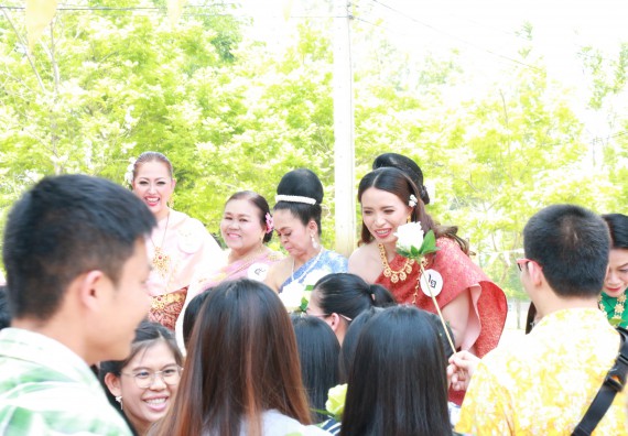 ภาพกิจกรรม คณะวิทยาศาสตร์และเทคโนโลยี เข้าร่วมทำบุญปีใหม่ไทย พิธีรดน้ำดำหัวขอพรผู้อาวุโสและผู้บริหารมหาวิทยาลัยราชภัฏกำแพงเพชร