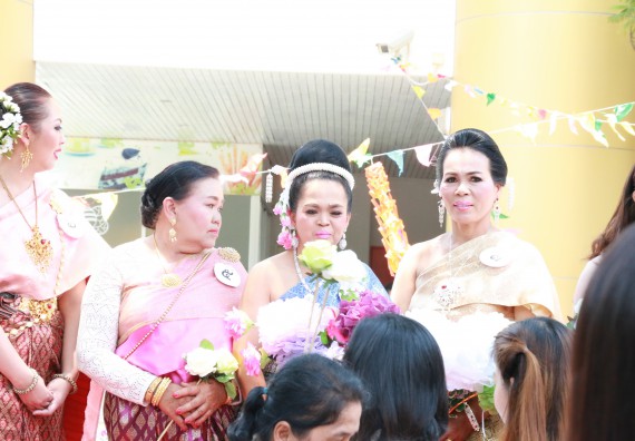 ภาพกิจกรรม คณะวิทยาศาสตร์และเทคโนโลยี เข้าร่วมทำบุญปีใหม่ไทย พิธีรดน้ำดำหัวขอพรผู้อาวุโสและผู้บริหารมหาวิทยาลัยราชภัฏกำแพงเพชร