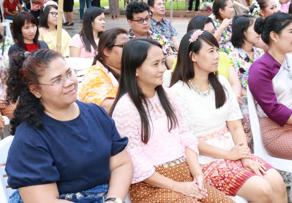 ภาพกิจกรรม คณะวิทยาศาสตร์และเทคโนโลยี เข้าร่วมทำบุญปีใหม่ไทย พิธีรดน้ำดำหัวขอพรผู้อาวุโสและผู้บริหารมหาวิทยาลัยราชภัฏกำแพงเพชร