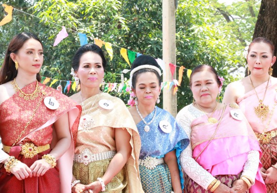 ภาพกิจกรรม คณะวิทยาศาสตร์และเทคโนโลยี เข้าร่วมทำบุญปีใหม่ไทย พิธีรดน้ำดำหัวขอพรผู้อาวุโสและผู้บริหารมหาวิทยาลัยราชภัฏกำแพงเพชร