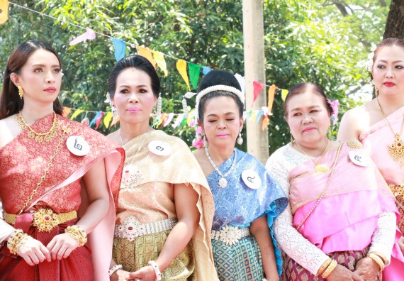 ภาพกิจกรรม คณะวิทยาศาสตร์และเทคโนโลยี เข้าร่วมทำบุญปีใหม่ไทย พิธีรดน้ำดำหัวขอพรผู้อาวุโสและผู้บริหารมหาวิทยาลัยราชภัฏกำแพงเพชร