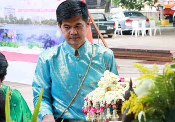 ภาพกิจกรรม คณะวิทยาศาสตร์และเทคโนโลยี เข้าร่วมทำบุญปีใหม่ไทย พิธีรดน้ำดำหัวขอพรผู้อาวุโสและผู้บริหารมหาวิทยาลัยราชภัฏกำแพงเพชร