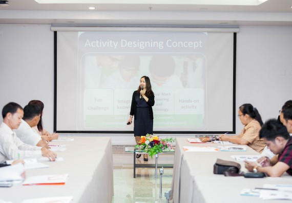 ภาพกิจกรรม คณะวิทยาศาสตร์และเทคโนโลยี จัดโครงการอบรมเชิงปฏิบัติการวิทยากรสำหรับสะเต็มศึกษา (STEM Education)