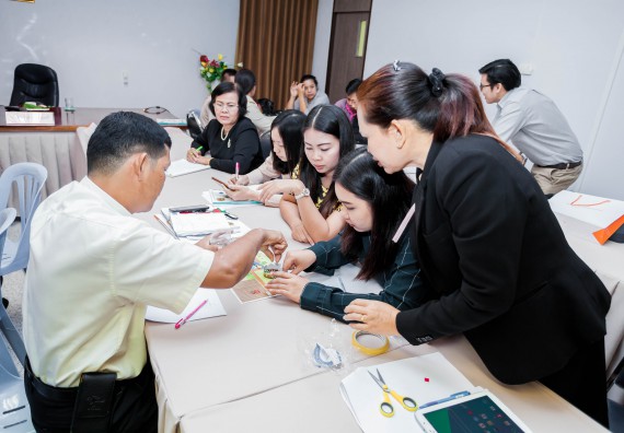 ภาพกิจกรรม คณะวิทยาศาสตร์และเทคโนโลยี จัดโครงการอบรมเชิงปฏิบัติการวิทยากรสำหรับสะเต็มศึกษา (STEM Education)