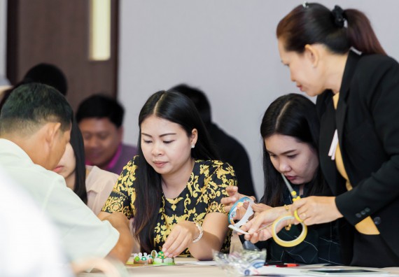 ภาพกิจกรรม คณะวิทยาศาสตร์และเทคโนโลยี จัดโครงการอบรมเชิงปฏิบัติการวิทยากรสำหรับสะเต็มศึกษา (STEM Education)