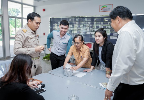 ภาพกิจกรรม คณะวิทยาศาสตร์และเทคโนโลยี จัดโครงการอบรมเชิงปฏิบัติการวิทยากรสำหรับสะเต็มศึกษา (STEM Education)