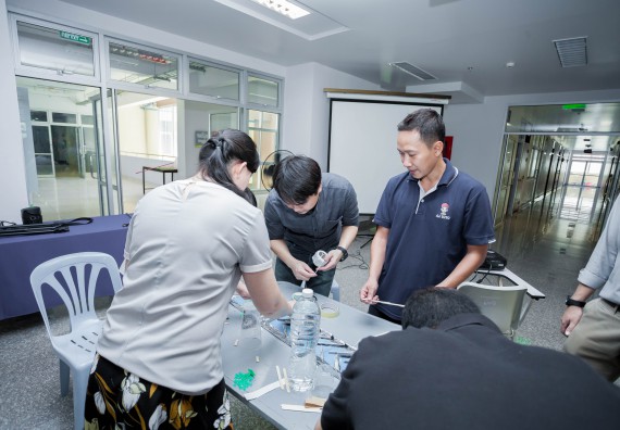 ภาพกิจกรรม คณะวิทยาศาสตร์และเทคโนโลยี จัดโครงการอบรมเชิงปฏิบัติการวิทยากรสำหรับสะเต็มศึกษา (STEM Education)
