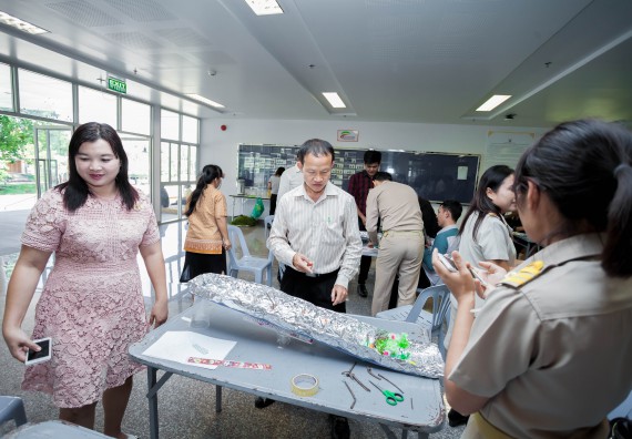 ภาพกิจกรรม คณะวิทยาศาสตร์และเทคโนโลยี จัดโครงการอบรมเชิงปฏิบัติการวิทยากรสำหรับสะเต็มศึกษา (STEM Education)