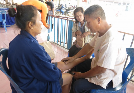 ภาพกิจกรรม ศูนย์บริการทางการแพทย์แผนไทยและการแพทย์ทางเลือก จัดกิจกรรมการดูแลสุขภาพด้วยการแพทย์ทางเลือก ครั้งที่ 1