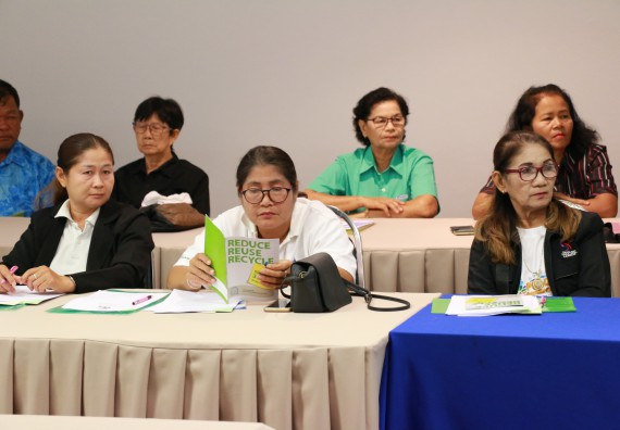 ภาพกิจกรรม โปรแกรมวิชาวิทยาศาสตร์สิ่งแวดล้อม จัดการประชุมโครงการเพิ่มประสิทธิภาพระบบการจัดการขยะมูลฝอยโดยการมีส่วนร่วมของชุมชุนแบบบูรณาการเทศบาลเมืองกำแพงเพชร