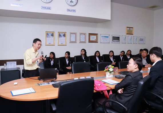 ภาพกิจกรรม โปรแกรมวิชาวิทยาการคอมพิวเตอร์ จัดโครงการศึกษาดูงานสถานประกอบการ ประจำปีงบประมาณ 2561