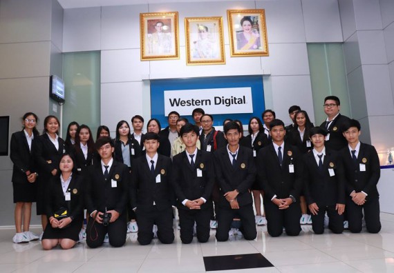 ภาพกิจกรรม โปรแกรมวิชาวิทยาการคอมพิวเตอร์ จัดโครงการศึกษาดูงานสถานประกอบการ ประจำปีงบประมาณ 2561