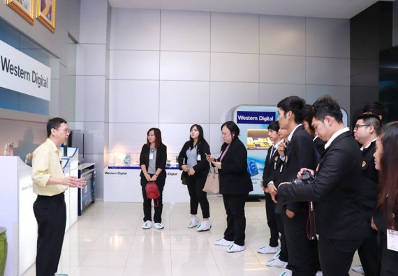 ภาพกิจกรรม โปรแกรมวิชาวิทยาการคอมพิวเตอร์ จัดโครงการศึกษาดูงานสถานประกอบการ ประจำปีงบประมาณ 2561