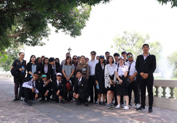 ภาพกิจกรรม โปรแกรมวิชาวิทยาการคอมพิวเตอร์ จัดโครงการศึกษาดูงานสถานประกอบการ ประจำปีงบประมาณ 2561