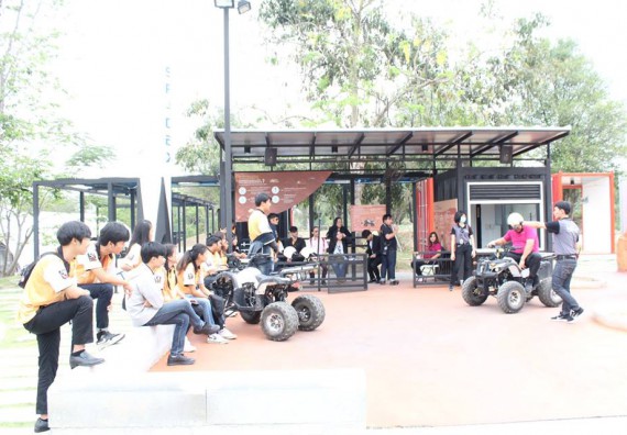 ภาพกิจกรรม โปรแกรมวิชาวิทยาการคอมพิวเตอร์ จัดโครงการศึกษาดูงานสถานประกอบการ ประจำปีงบประมาณ 2561