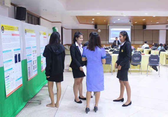 ภาพกิจกรรม โปรแกรมวิชาวิทยาการคอมพิวเตอร์ จัดกิจกรรมนำเสนอผลงานวิจัยนักศึกษาระดับปริญญาตรี