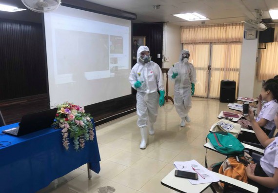 ภาพกิจกรรม โปรแกรมวิชาเคมี จัดการอบรมเชิงปฏิบัติการความปลอดภัยในห้องปฏิบัติการสำหรับครูเคมี