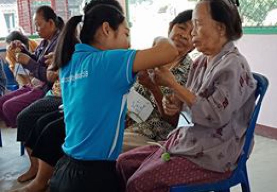 ภาพกิจกรรม ศูนย์บริการทางการแพทย์แผนไทยและการแพทย์ทางเลือก จัดกิจกรรมการดูแลสุขภาพด้วยการแพทย์ทางเลือก ครั้งที่ 3