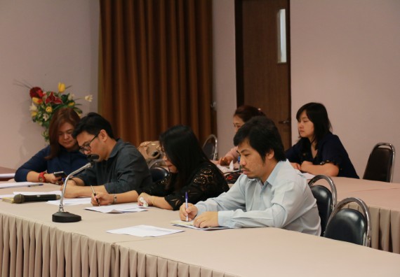 ภาพกิจกรรม คณะวิทยาศาสตร์และเทคโนโลยี จัดการอบรมเชิงปฏิบัติการ เรื่อง การเขียนรายงานการประกันคุณภาพการศึกษาภายใน ระดับคณะ ประจำปีการศึกษา 2560