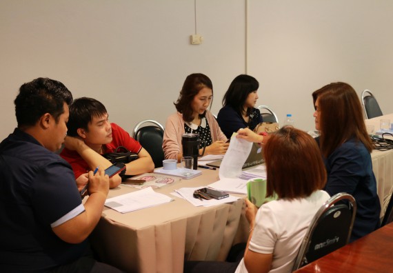 ภาพกิจกรรม คณะวิทยาศาสตร์และเทคโนโลยี จัดการอบรมเชิงปฏิบัติการ เรื่อง การเขียนรายงานการประกันคุณภาพการศึกษาภายใน ระดับคณะ ประจำปีการศึกษา 2560