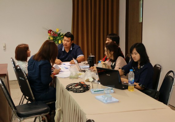 ภาพกิจกรรม คณะวิทยาศาสตร์และเทคโนโลยี จัดการอบรมเชิงปฏิบัติการ เรื่อง การเขียนรายงานการประกันคุณภาพการศึกษาภายใน ระดับคณะ ประจำปีการศึกษา 2560