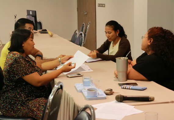 ภาพกิจกรรม คณะวิทยาศาสตร์และเทคโนโลยี จัดการอบรมเชิงปฏิบัติการ เรื่อง การเขียนรายงานการประกันคุณภาพการศึกษาภายใน ระดับคณะ ประจำปีการศึกษา 2560