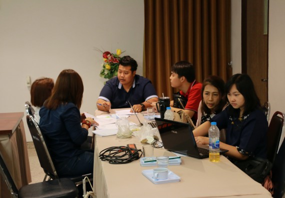 ภาพกิจกรรม คณะวิทยาศาสตร์และเทคโนโลยี จัดการอบรมเชิงปฏิบัติการ เรื่อง การเขียนรายงานการประกันคุณภาพการศึกษาภายใน ระดับคณะ ประจำปีการศึกษา 2560