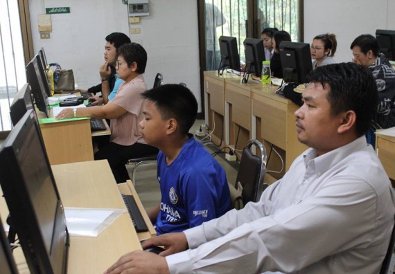 ภาพกิจกรรม โปรแกรมวิชาวิทยาการคอมพิวเตอร์ จัดการอบรมเชิงปฏิบัติการการสร้างเพจบนสื่อสังคมออนไลน์เพื่อประกอบธุรกิจบนเครือข่าย