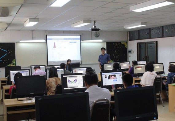 ภาพกิจกรรม โปรแกรมวิชาวิทยาการคอมพิวเตอร์ จัดการอบรมเชิงปฏิบัติการการสร้างเพจบนสื่อสังคมออนไลน์เพื่อประกอบธุรกิจบนเครือข่าย