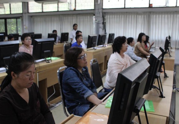 ภาพกิจกรรม โปรแกรมวิชาวิทยาการคอมพิวเตอร์ จัดการอบรมเชิงปฏิบัติการการสร้างเพจบนสื่อสังคมออนไลน์เพื่อประกอบธุรกิจบนเครือข่าย