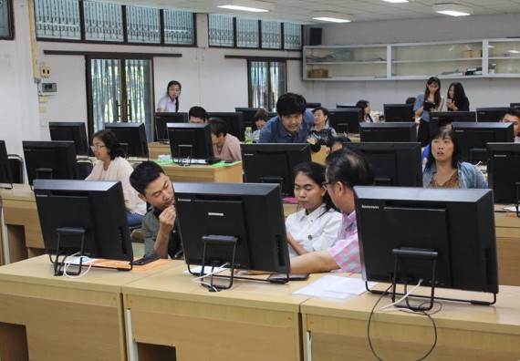 ภาพกิจกรรม โปรแกรมวิชาวิทยาการคอมพิวเตอร์ จัดการอบรมเชิงปฏิบัติการการสร้างเพจบนสื่อสังคมออนไลน์เพื่อประกอบธุรกิจบนเครือข่าย