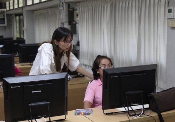 ภาพกิจกรรม โปรแกรมวิชาวิทยาการคอมพิวเตอร์ จัดการอบรมเชิงปฏิบัติการการสร้างเพจบนสื่อสังคมออนไลน์เพื่อประกอบธุรกิจบนเครือข่าย