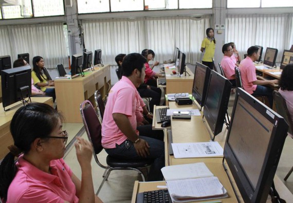 ภาพกิจกรรม โปรแกรมวิชาวิทยาการคอมพิวเตอร์ จัดการอบรมเชิงปฏิบัติการการสร้างเพจบนสื่อสังคมออนไลน์เพื่อประกอบธุรกิจบนเครือข่าย