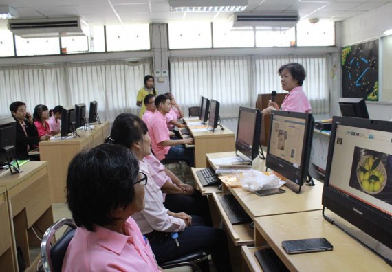 ภาพกิจกรรม โปรแกรมวิชาวิทยาการคอมพิวเตอร์ จัดการอบรมเชิงปฏิบัติการการสร้างเพจบนสื่อสังคมออนไลน์เพื่อประกอบธุรกิจบนเครือข่าย