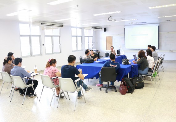 ภาพกิจกรรม คณะวิทยาศาสตร์และเทคโนโลยี จัดการประชุม เรื่อง การจัดอบรมโครงงานวิทยาศาสตร์และการใช้ทรัพยากรท้องถิ่น