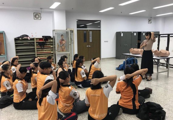 ภาพกิจกรรม โปรแกรมวิชาสาธารณสุขศาสตร์ จัดการอบรมการตรวจมะเร็งเต้านม การตรวจมะเร็งปากมดลูก